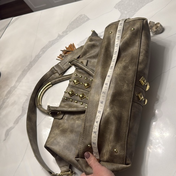 Steve Madden large tote bag with shoulder strap and gold accents - Picture 6 of 8